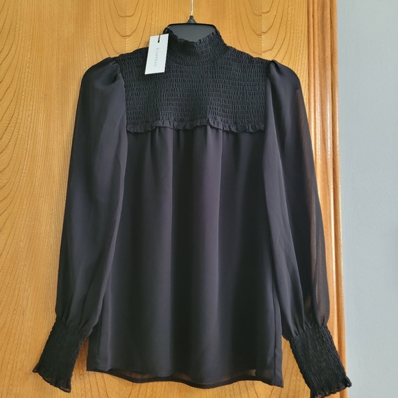 4 tops 15$ each - Picture 2 of 4